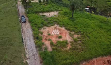Vendo chácara em Itaúna com ótima localização!