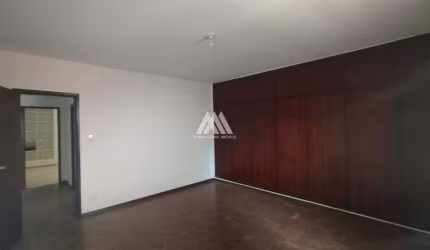 Vendo casa em Itaúna no Cerqueira Lima com um barracão!