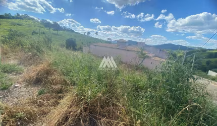 Vendo lote em Itaúna com ótima localização!