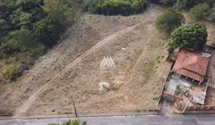 Vendo lote comercial em Itaúna com ótima localização!