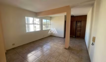 Vendo cobertura em Itaúna com 02 pavimentos em ótima localização