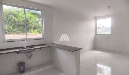 Alugo apartamento em Itatiaiuçu com 02 quartos excelente localização.
