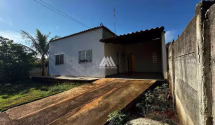 Vendo chácara de 1000m²com excelente localização.
