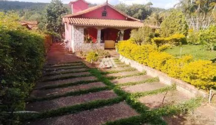 Vendo chácara em Itatiaiuçu de 1400m² com 03 quartos e piscina excelente localização.