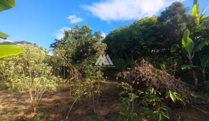 Vendo casa em Itatiaiuçu com 02 quartos excelente localização.