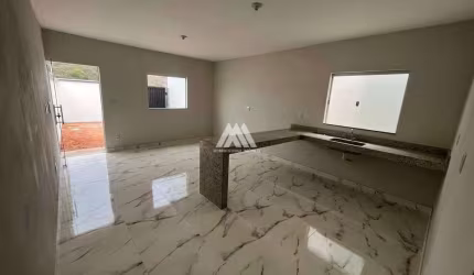 Vendo casa em Itaúna com 03 quartos excelente localização.