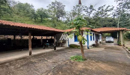 Vendo fazenda em Itaúna de 12 hectares com excelente localização.