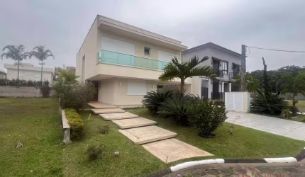 Sobrado com 5 dormitórios à venda, 257 m² por R$ 2.000.000 - Maitinga - Bertioga/SP