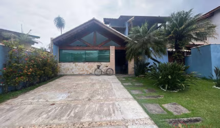 Sobrado com 4 dormitórios à venda, 213 m² por R$ 1.700.000,00 - Maitinga - Bertioga/SP