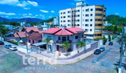 Casa comercial com 1 sala à venda no Estados, Indaial , 256 m2 por R$ 1.730.000