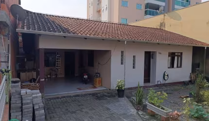 Casa com 2 quartos à venda no Nações, Indaial , 98 m2 por R$ 450.000