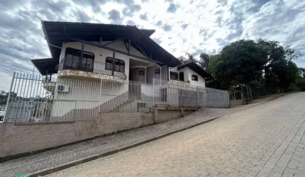 Casa com 4 quartos para alugar no Rio Morto, Indaial  por R$ 4.500