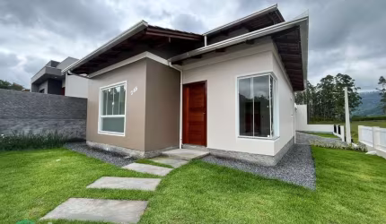 Casa com 2 quartos à venda no Warnow, Indaial , 56 m2 por R$ 325.000
