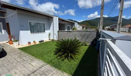Casa com 2 quartos à venda no Warnow, Indaial , 62 m2 por R$ 290.000