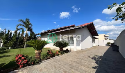 Casa com 3 quartos à venda no Carijós, Indaial , 189 m2 por R$ 899.000