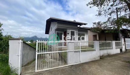 Casa com 2 quartos para alugar no João Paulo II, Indaial , 58 m2 por R$ 1.700