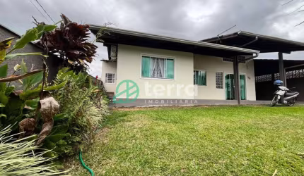 Casa com 3 quartos à venda no Carijós, Indaial , 231 m2 por R$ 680.000