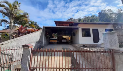 Casa com 5 quartos à venda em Benedito, Indaial , 197 m2 por R$ 450.000