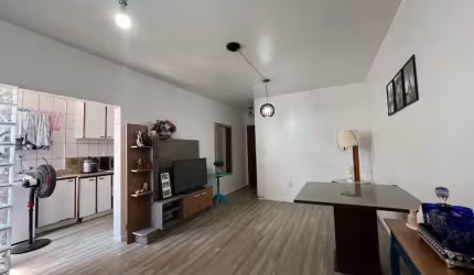 Excelente Apartamento 03 dormitórios com suíte e Vaga Coberta a 100 metro do combo atacadista  - Floresta