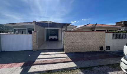 Casa com piscina e Área de lazer em Biguaçu - SC bairro fundos
