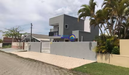 Sobrado Padrão Elevado no Balneário Leblon