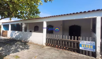 Residência à 150 mts da Praia do Baln. Marjoraine.