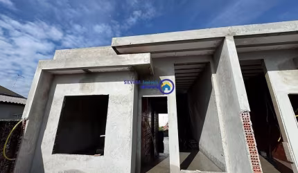 Lindas Residências Com Piscina No Bal. Costa Azul