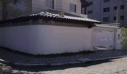 Sobrado com 4 dormitórios à venda, 132 m² por R$ 580.000,00 - Aviação - Praia Grande/SP
