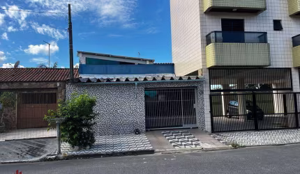 Casa com 3 dormitórios à venda, 170 m² por R$ 490.000,00 - Solemar - Praia Grande/SP