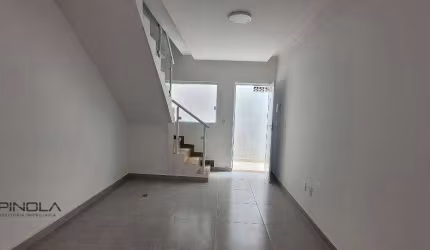 Sobrado com 2 dormitórios à venda, 78 m² por R$ 320.000,00 - Mirim - Praia Grande/SP