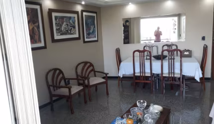 J. IMOVEIS VENDE   APART 3/4 ARMARIOS  CANDEAL  550.000,00