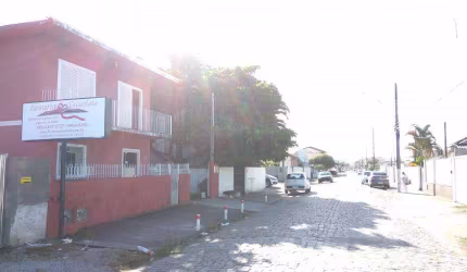 Casa para venda. Com 228 metros quadrados e 5 quartos em Jardim Eldorado - Palhoça - SC.