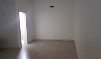 Sala comercial térrea,  semi mobiliada, próximo ao Fórum de Tubarão – SC