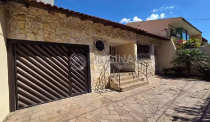Casa Residencial/Comercial para Locação &#x2013; 220m²