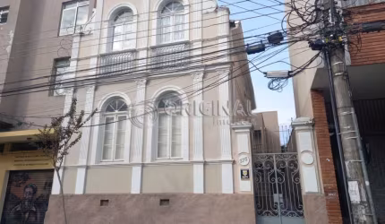 Apartamento com 1 quarto  para alugar, 40.00 m2 por R$1750.00  - Sao Francisco - Curitiba/PR