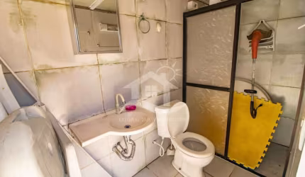 Casa Térrea com piscina à venda com piscina, 3 quarto(s),  sendo 1 suíte(s)  no bairro Stella Maris, 900 metros da praia, Peruíbe-SP