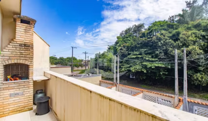 Casa Sobreposta / alto à venda , 3 quarto(s),  sendo 1 suíte(s)  no bairro Ribamar, 2000 metros da praia, Peruíbe-SP