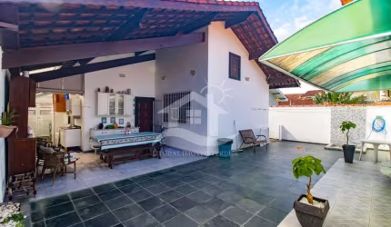 Casa Térrea com Edícula à venda , 3 quarto(s),  sendo 1 suíte(s)  no bairro Cidade Nova Peruíbe, 200 metros da praia, Peruíbe-SP