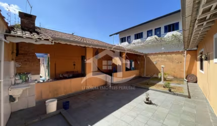 Casa Térrea com Edícula à venda , 2 quarto(s),   no bairro Bairro dos Prados, 1500 metros da praia, Peruíbe-SP