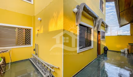 Casa Sobrado à venda , 4 quarto(s),  sendo 2 suíte(s)  no bairro Jardim Casa Blanca, 30 metros da praia, Peruíbe-SP