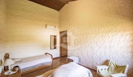 Casa Sobrado à venda , 4 quarto(s),  sendo 2 suíte(s)  no bairro Centro, 600 metros da praia, Peruíbe-SP