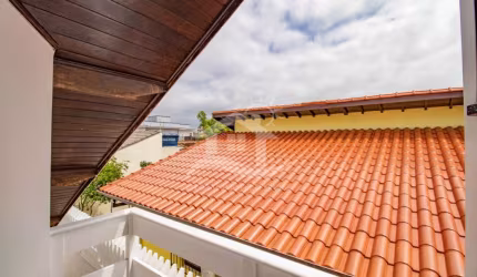 Casa Sobrado à venda com piscina, 3 quarto(s),  sendo 1 suíte(s)  no bairro Cidade Nova Peruíbe, 200 metros da praia, Peruíbe-SP