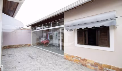Casa Térrea com Edícula à venda , 3 quarto(s),  sendo 1 suíte(s)  no bairro Jardim Barra de Jangadas, 800 metros da praia, Peruíbe-SP