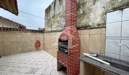 Casa Assobradada à venda , 3 quarto(s),  sendo 2 suíte(s)  no bairro Arpoador, 1100 metros da praia, Peruíbe-SP