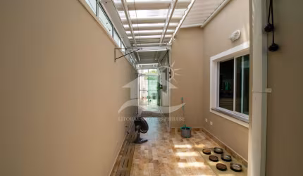 Casa Sobrado à venda com piscina, 3 quarto(s),  sendo 3 suíte(s)  no bairro São José, 200 metros da praia, Peruíbe-SP