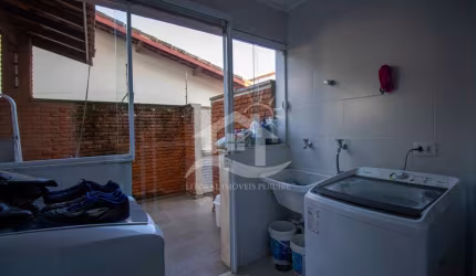 Casa Sobrado à venda com piscina, 4 quarto(s),  sendo 2 suíte(s)  no bairro Jardim Imperador, 600 metros da praia, Peruíbe-SP