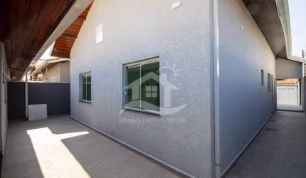 Casa Térrea com Edícula à venda com piscina, 3 quarto(s),  sendo 1 suíte(s)  no bairro Oasis, 600 metros da praia, Peruíbe-SP