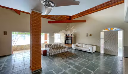 Casa Mezanino à venda com piscina, 3 quarto(s),  sendo 1 suíte(s)  no bairro Jardim Imperador, 600 metros da praia, Peruíbe-SP