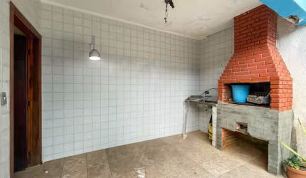 Casa Térrea à venda com piscina, 3 quarto(s),  sendo 1 suíte(s)  no bairro Ribamar, 800 metros da praia, Peruíbe-SP