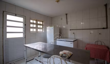 Ponto Comercial Em Funcionamento à venda , ,   no bairro Centro, 50 metros da praia, Peruíbe-SP